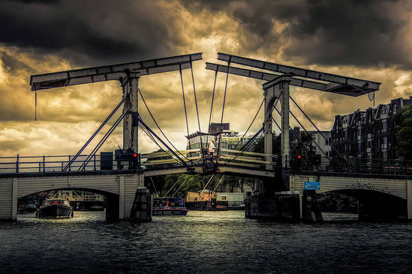 RT @nbrandsberg: AMSTERDAM SKINNY BRIDGE:
fineartamerica.com/featured/amste… 

#amsterdam #amstedambridge #architecture #amsterdamcity #AYearForArt #artforsale #Travel #art4mom #travelphotography #giftideas #nature #BuyIntoArt #springforart #art  #elegantfinephoto…