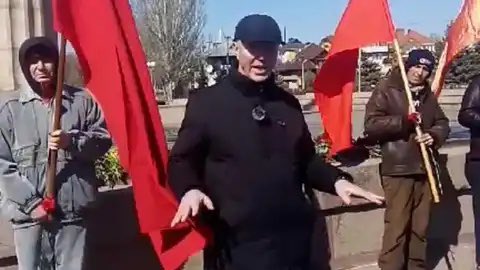 KramarenkoMari3's tweet photo. Yes, people under this symbol killed my relatives 100 years ago and are trying to kill my relatives again.
And yes, russians everywhere put the soviet flags. All pictures from russia-occupied territories of #Ukraine. In Ukraine soviet symbols are banned.
#RussiaIsATerroristSetate https://t.co/3zNUYh1Kcw
