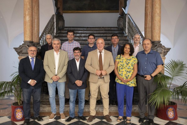 Acuerdo histórico en Córdoba, fruto de la voluntad y del compromiso real. Gracias a todo el equipo de trabajo que durante meses ha demostrado una altura de miras que ha permitido avanzar en materia de libertad religiosa en Cordoba. 

dipucordoba.es/la-diputacion-…