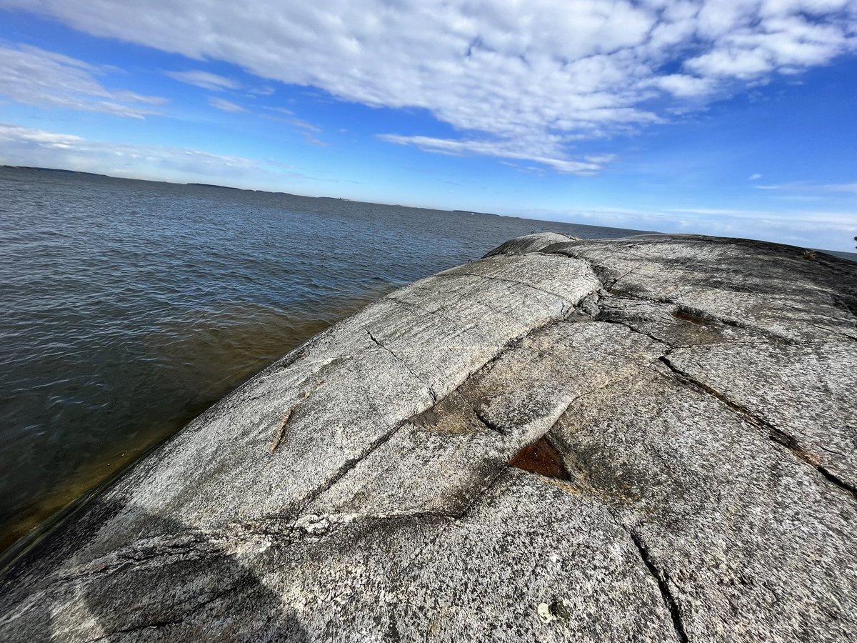 LauttasaarenVPK's tweet photo. Veneemme toinen kalustoajo käynnissä. Mukavasti sujui vapunpäivän riennot. #palava  #halu  #auttaa  #sopimuspalokunta #Helsinki https://t.co/D6UZ0FmIzo