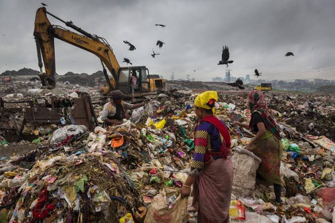 On #InternationalLabourDay, we demand for an effective global plastics treaty that protects the rights of informal waste workers &labourers in plastic-related industries and establishes a mechanism to facilitate #JustTransition. 

@MarieMasdupuy @Ecologie_Gouv @stefanliller @ilo