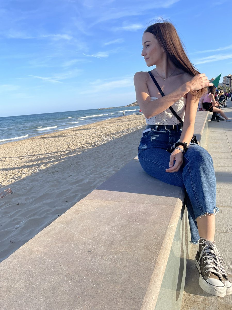 Kuunda3's tweet photo. Las pibas :💄🧚🏼‍♀️
Los pibes: 🪝⚓️ https://t.co/9yboA929c9
