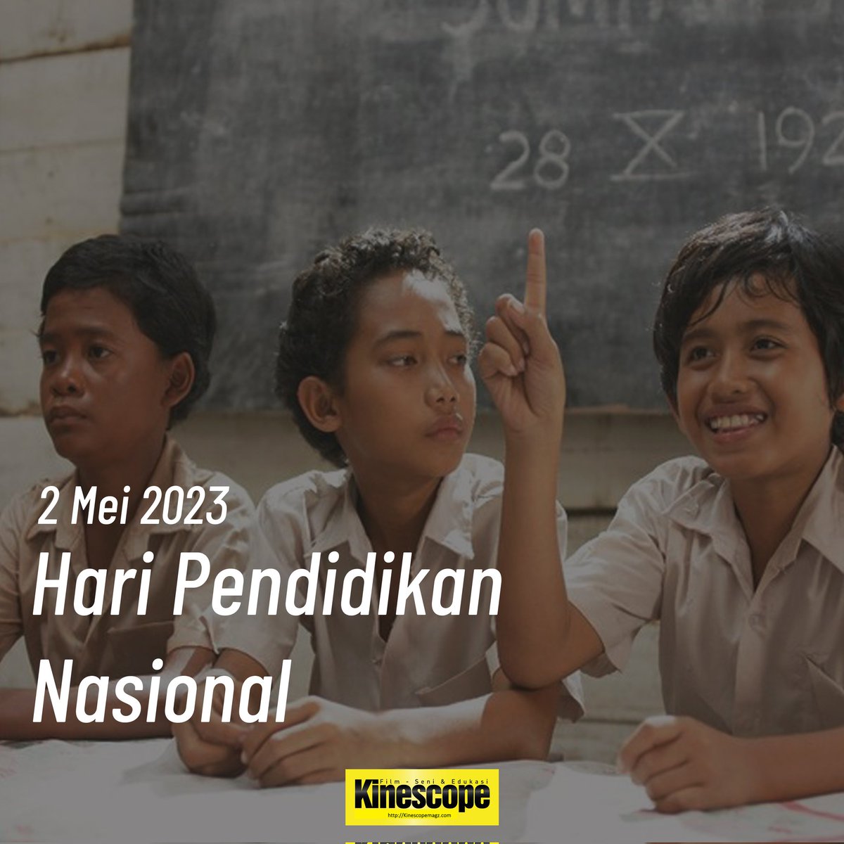 "Bermimpilah setingi-tinggi langit. Jika engkau jatuh, engkau akan jatuh diantara bintang-bintang." - Laskar Pelangi (Riri Riza, 2008)

Selamat Hari Pendidikan Nasional ~
Apa film Indonesia bertema pendidikan yang jadi favorit kalian?