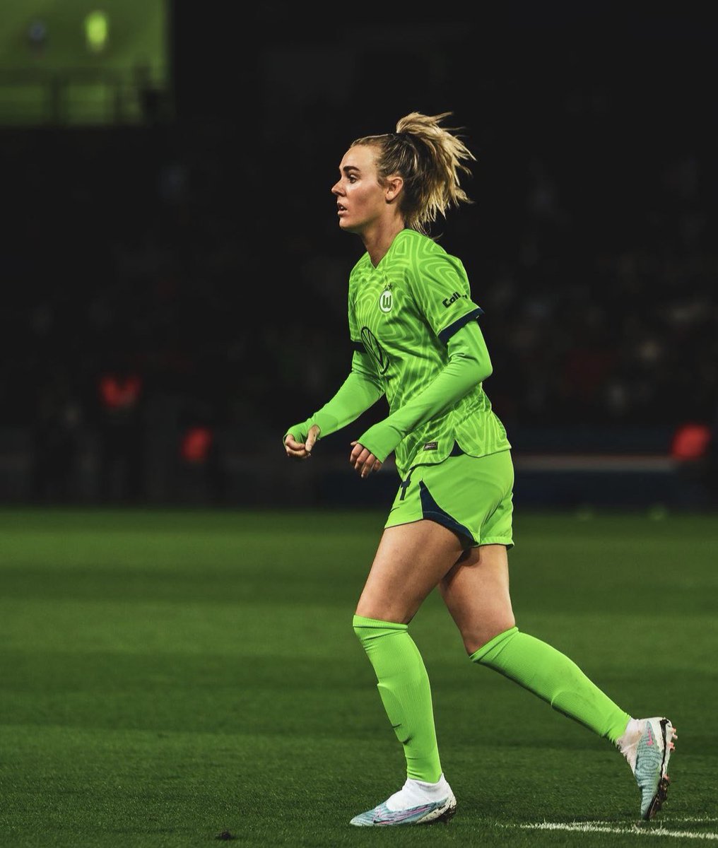 MariaTikas's tweet photo. Jill Roord siempre será mi debilidad. 

Podrá encajar más o menos, pero me encantaría verla en el Barça. Es culé, tiene un talento especial, versatilidad y gol. Y Giráldez es experto en transformar a jugadoras y encontrarles el rol perfecto. https://t.co/ghp2lzmUOB