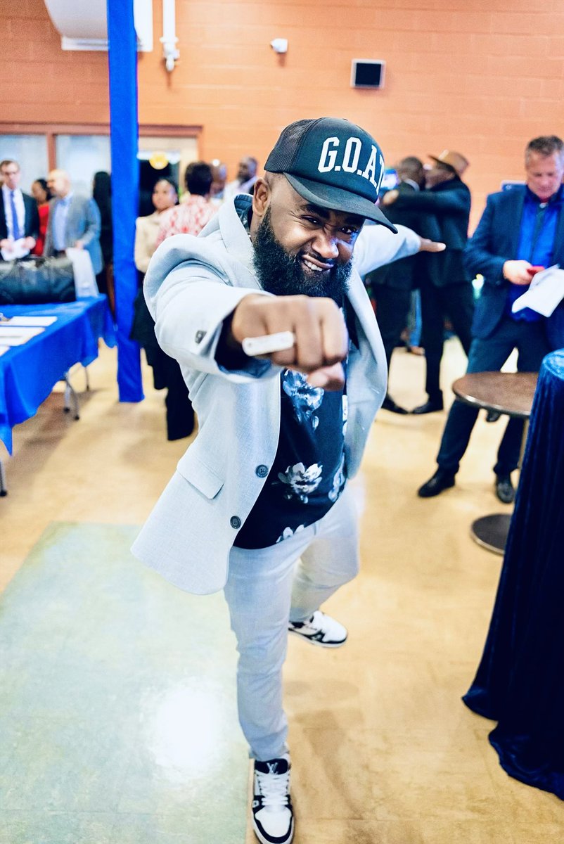 traychaney's tweet photo. No debating who the G. O. A. T
.
.
#HIM Video/Song Out NOW! Go Stream It Keep Running The Numbers UP. Live Performance Coming Soon #legend #iconic #artist #workingActor #film #television #music 📸 by @unseenvisuals https://t.co/gsXe5AIl33