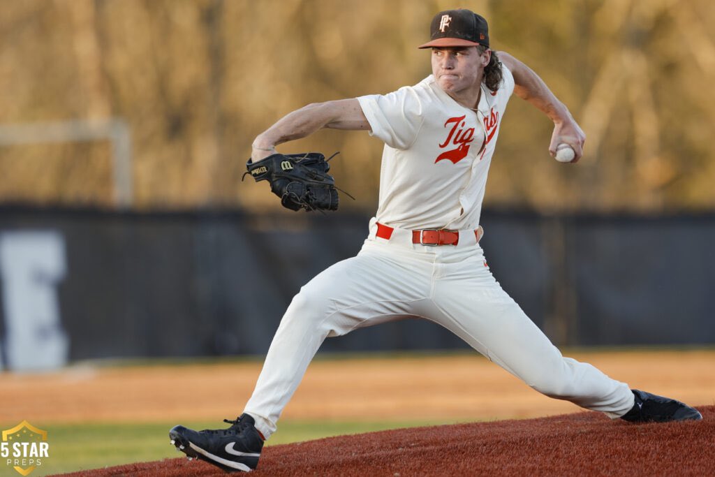 5StarPreps's tweet photo. Pigeon Forge senior LHP and Vols signee Dylan Loy has been 🤯🤯🤯 this season. 

PITCHING
7-0
1 Save
113 Ks
7 BB
0.142 ERA

HITTING
.603 average
38 Hits
13 Doubles
3 Triples
2 Homeruns 
32 RBI
20 BB
1 Strikeout https://t.co/GZZJJbQa7p