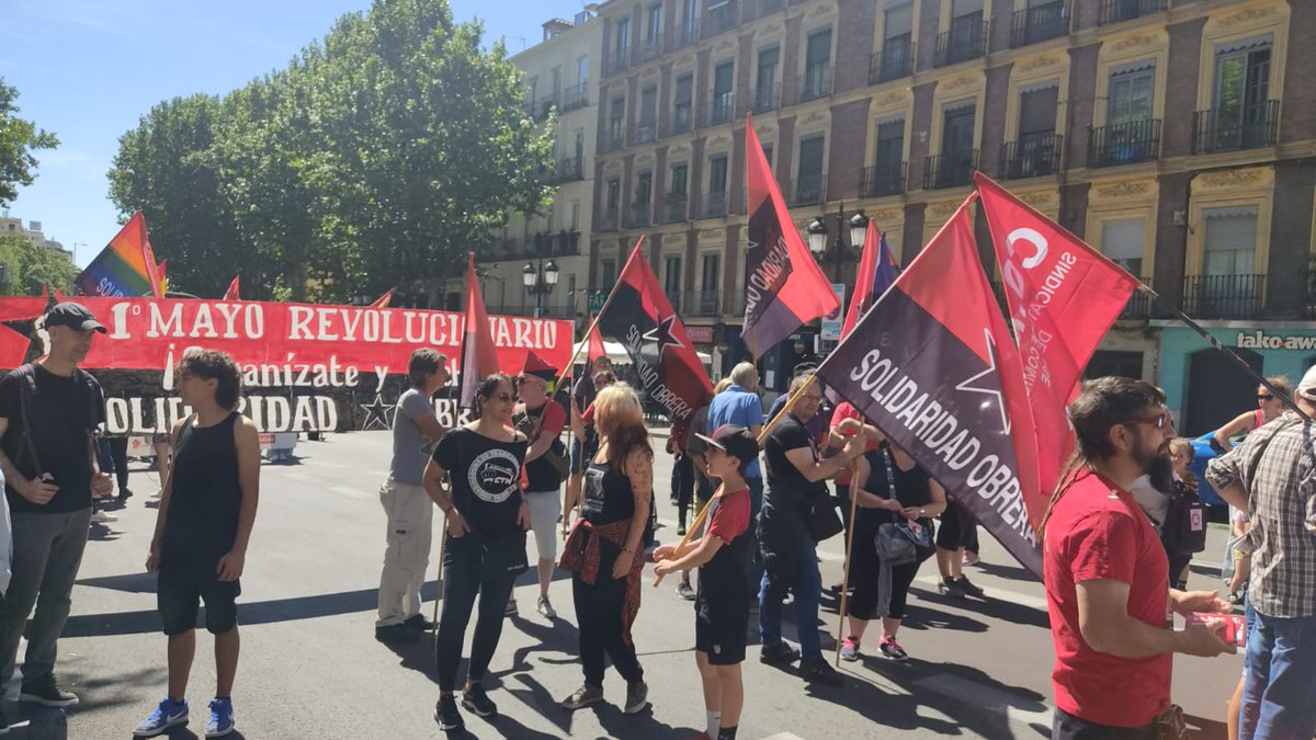 SoliObrera's tweet photo. Primero de Mayo
#1MayoCombativo #1MayoVidaDigna 
Manifestación unitaria en #Madrid 
https://t.co/nApSoCh8s8 https://t.co/AtAaD6suKX