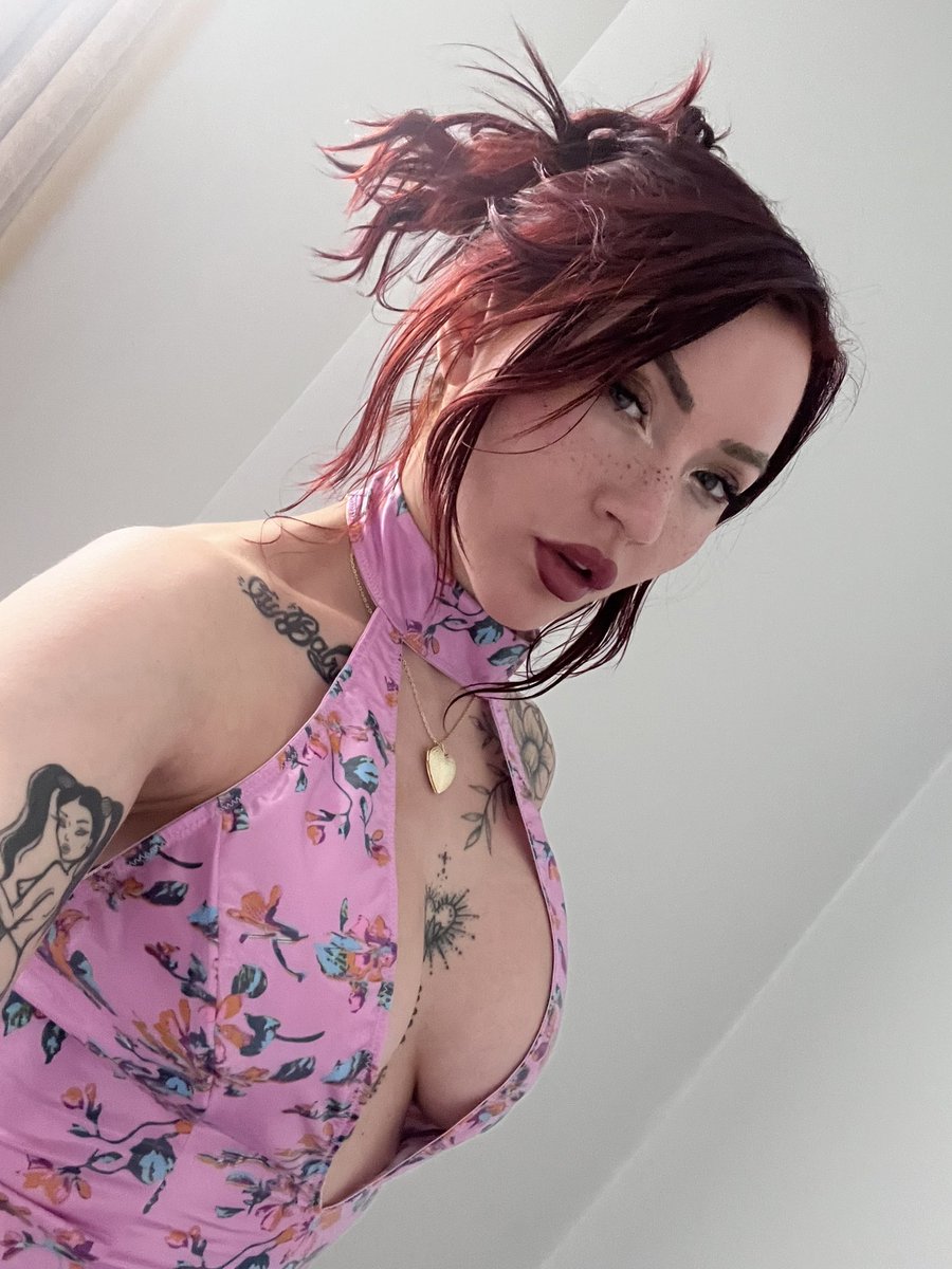 Eva Ray 💖 on Twitter: "Having the best time in London 🥰🌸🌹"