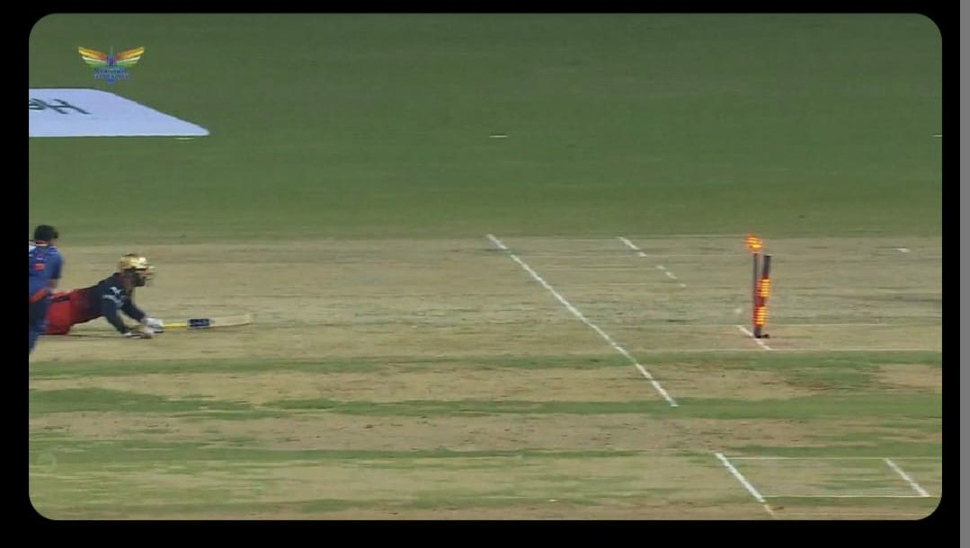 Sargasm_96's tweet photo. #TATAIPL #TATAIPL2023 #LSG #RCB #RCBvLSG

Critics: We lost the #WorldCup because #Dhoni didn't dive.. 

le DK: say no more https://t.co/uorqYdg0sy