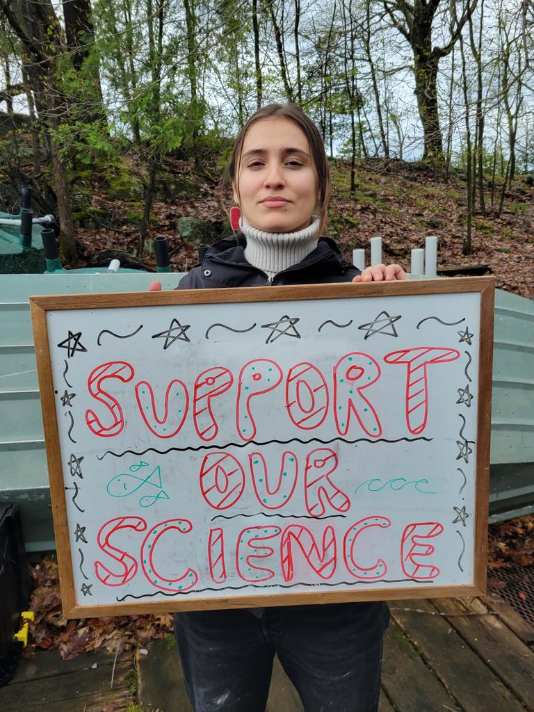 Our team from @CarletonScience reminding the feds to #SupportOurScience @__jreid @SupportOurSci