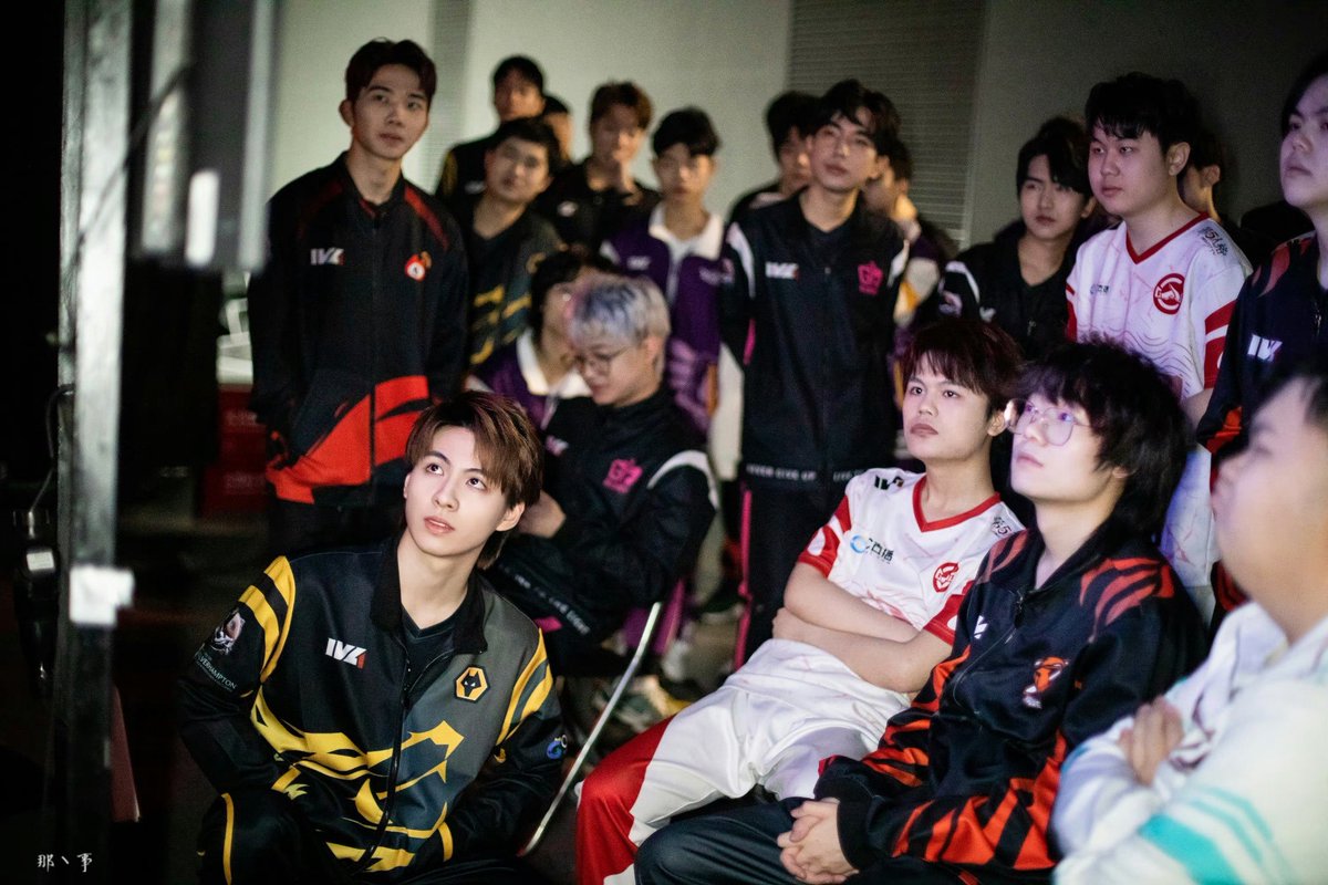 WolvesIDV_Intl's tweet photo. IVL Players (incomplete) Group Photo taken and posted by 第五人格那点事 on Weibo 🥰
#Wolves_COAVI https://t.co/dvpkxxl74G