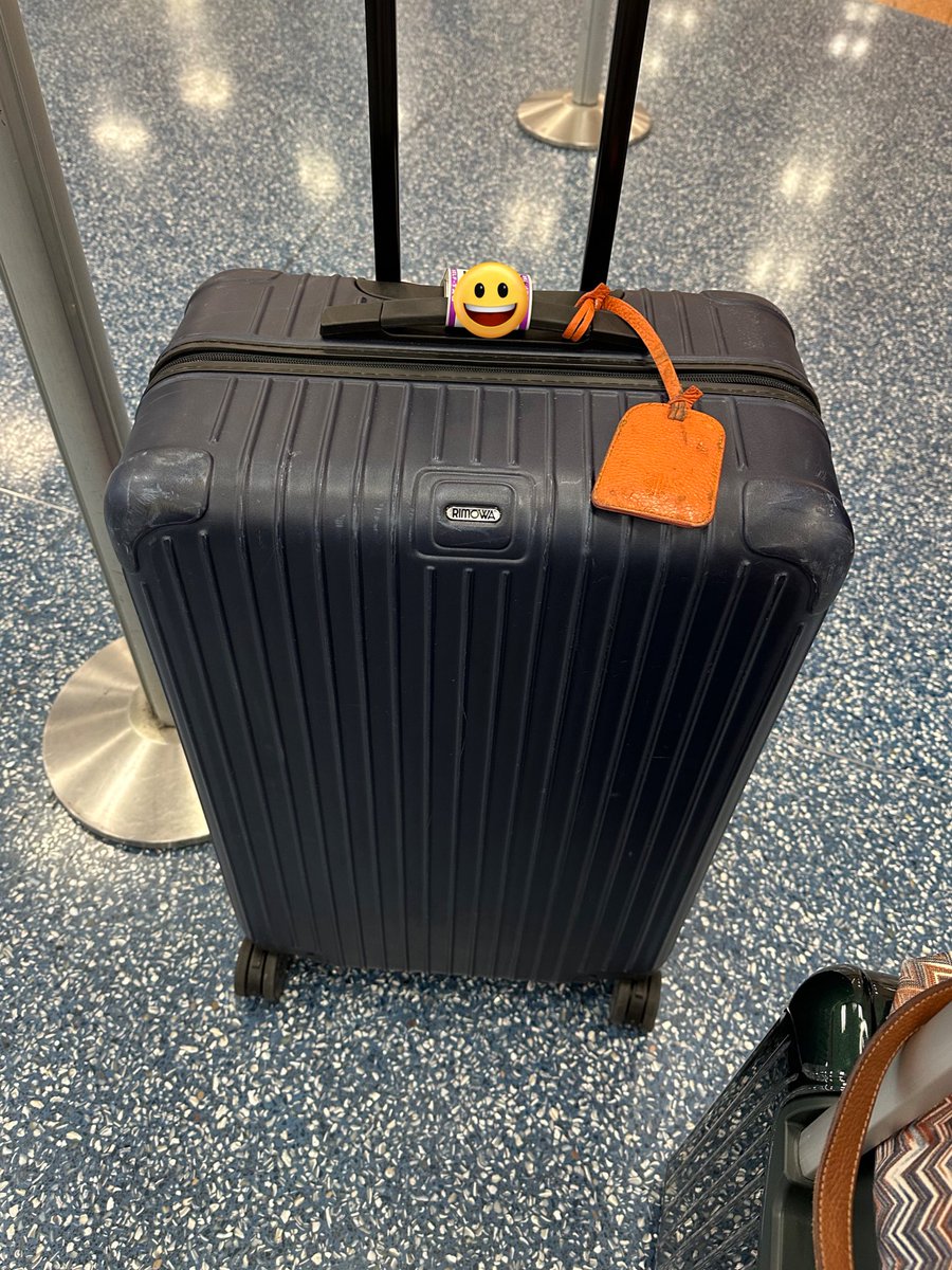Travel tip! ✈️ Take a photo of your suitcase before you check it so that in case it is lost, you can readily show what it looks like when you have to describe it. Let’s hope you don’t have to! #travel