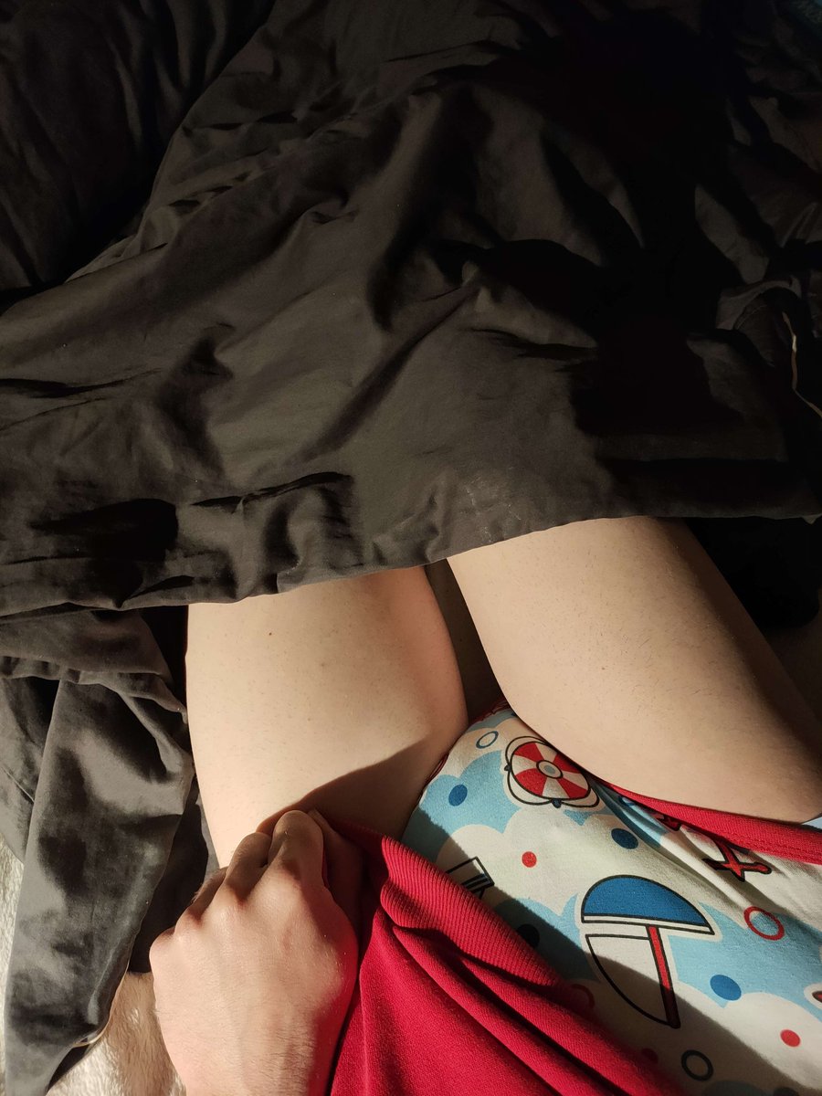 _milkycha_'s tweet photo. ��dont you just really like it when your big bro suddenly comes into your room, sets you away from you lil gaming session, checks on you, and gives you a lil pamp check, commenting on it ?💫

>\\\\\\< https://t.co/wpTNRzkLyD