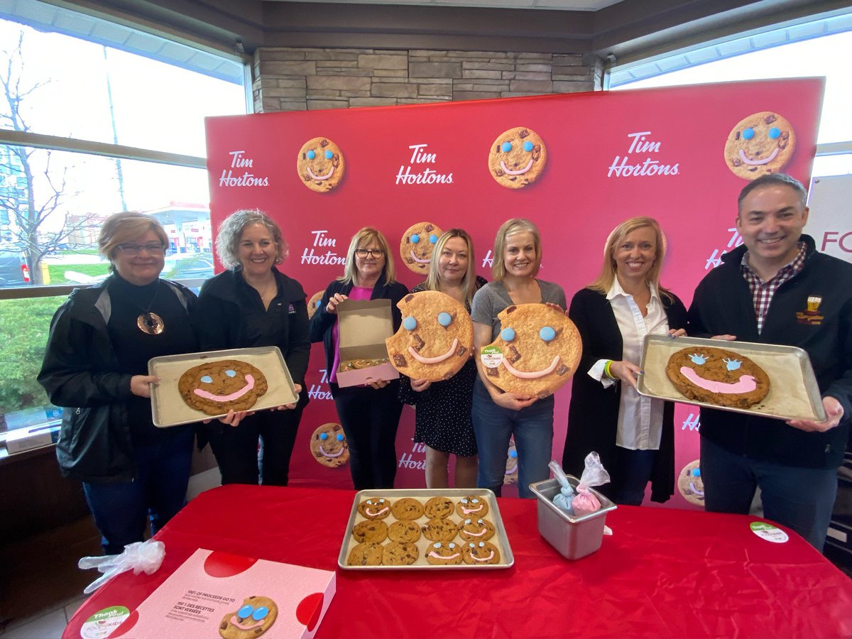 LenaeeD's tweet photo. @Food4KidsHalton Smile Cookie Kickoff!  Proceeds from Oakville go to Food4Kids Halton!  #SmileCookie #food4kids #givingback https://t.co/dvnnjWvdFz