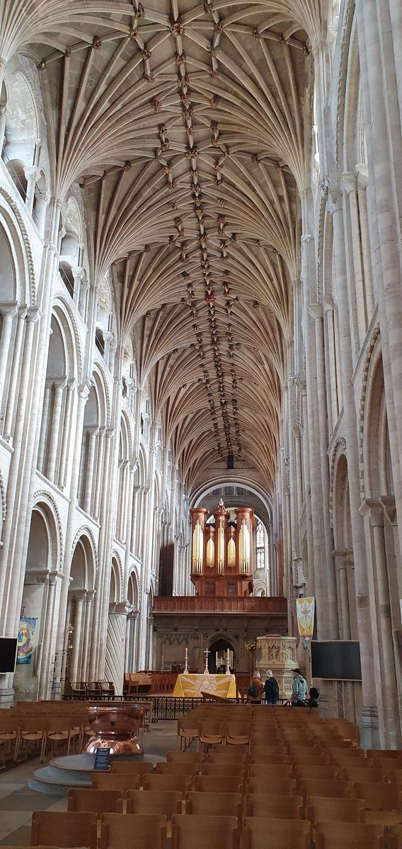 Norwich cathedral looking mighty fine yesterday, part of a fab weekend with great friends 💛