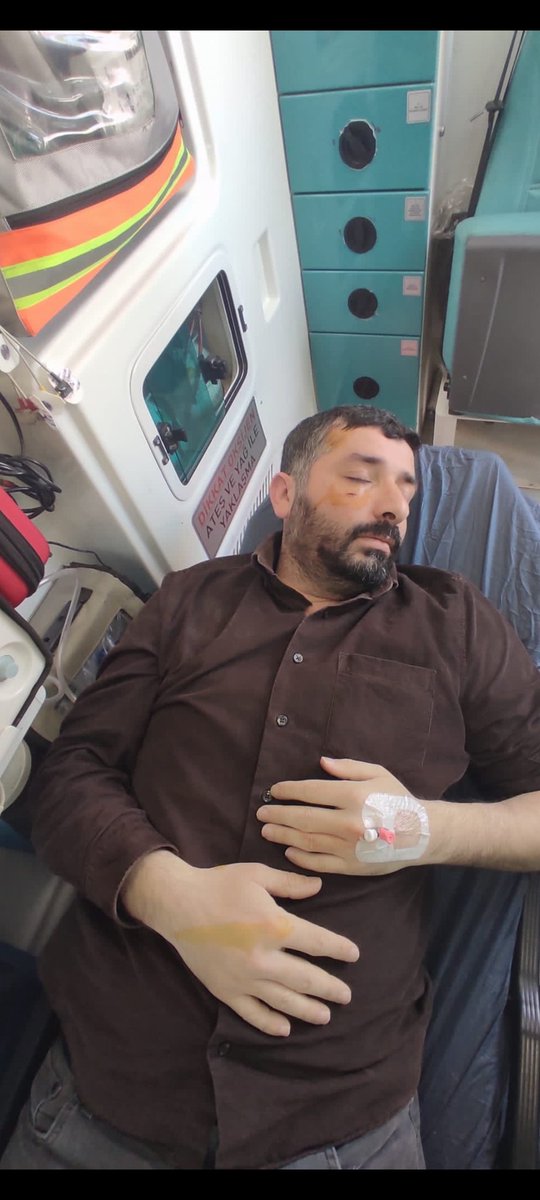 Hasedin6's tweet photo. Mersin’de HDPKK militanları tarafından HÜDA-PAR standına silahlı saldırı düzenlendi.
Saldırı sonucu yaralanan HÜDA-PAR üyeleri hastaneye kaldırıldı.
#mersin
#hdppkk
#Akparti
#Chp
#mhp
#Hüdapar https://t.co/sMClGlxB3u