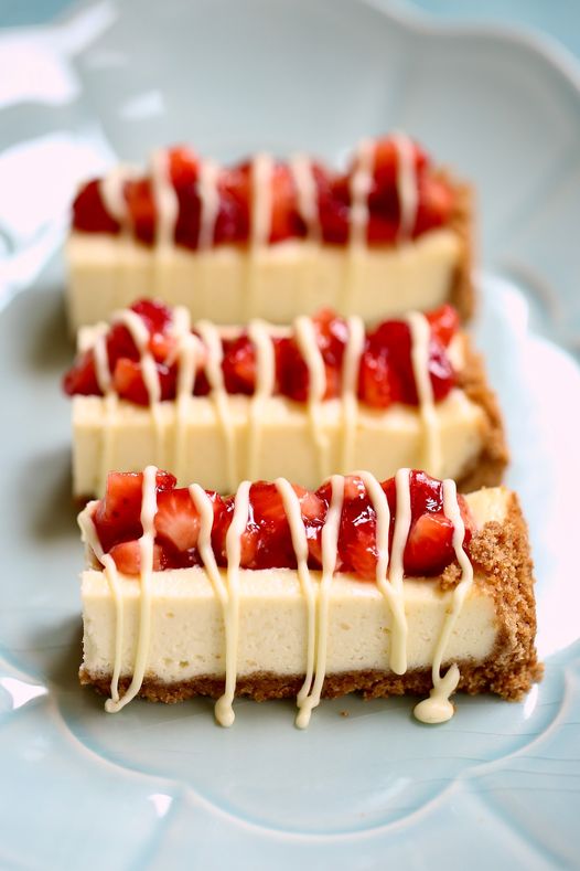 StudioDeliciou1's tweet photo. Remember those Philly Strawberry Cheese Cake Snack Bars they used to make? Here's my easy version: https://t.co/nVcjNxIxnY https://t.co/T6eVyhG7zD