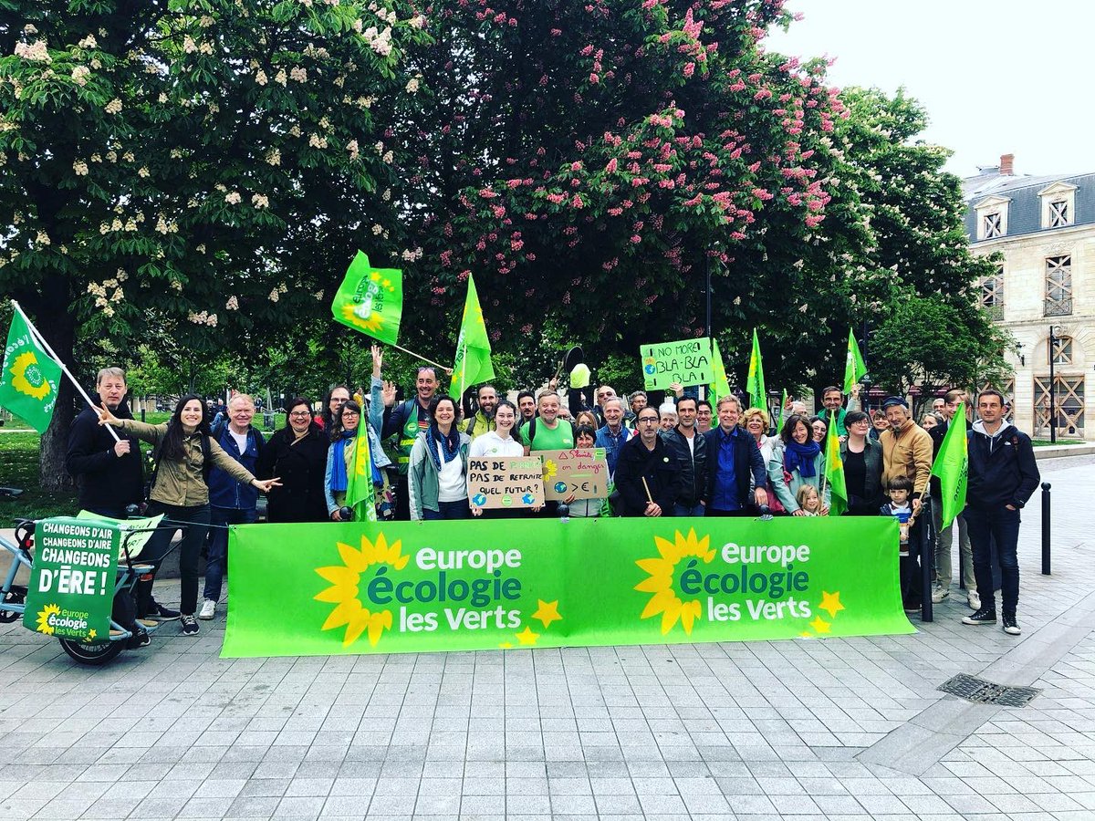 aimeric_enard's tweet photo. 1er mai climat/ retraites même combats opération point fixe #talence #EELV #1ermai #eelvaquitaine #eelvbordeaux #eelvtalence #talencemaville #1erMai2023 https://t.co/s36lZvAOyn