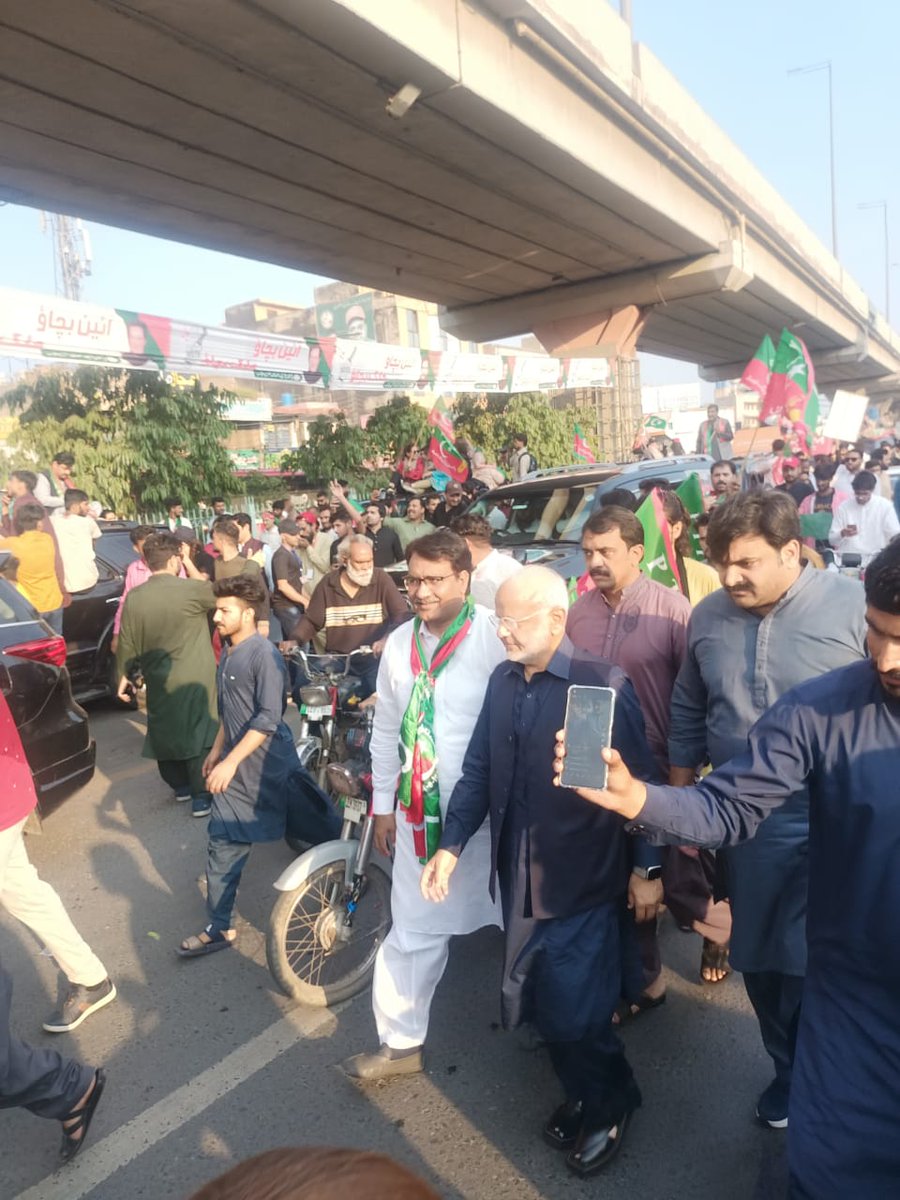 MaherMJaved's tweet photo. #مزدور_ریلی_کپتان_کےسنگ میں پی ٹی آئی نامزد امیدوار مہر محمد جاوید PP183 اوکاڑہ سینکڑوں کارکنوں کے ہمراہ اپنے قافلے کے ساتھ ریلی میں شرکت۔
@ImranKhanPTI @Asad_Umar @SMQureshiPTI @PTIofficial https://t.co/0npHGo1hzh