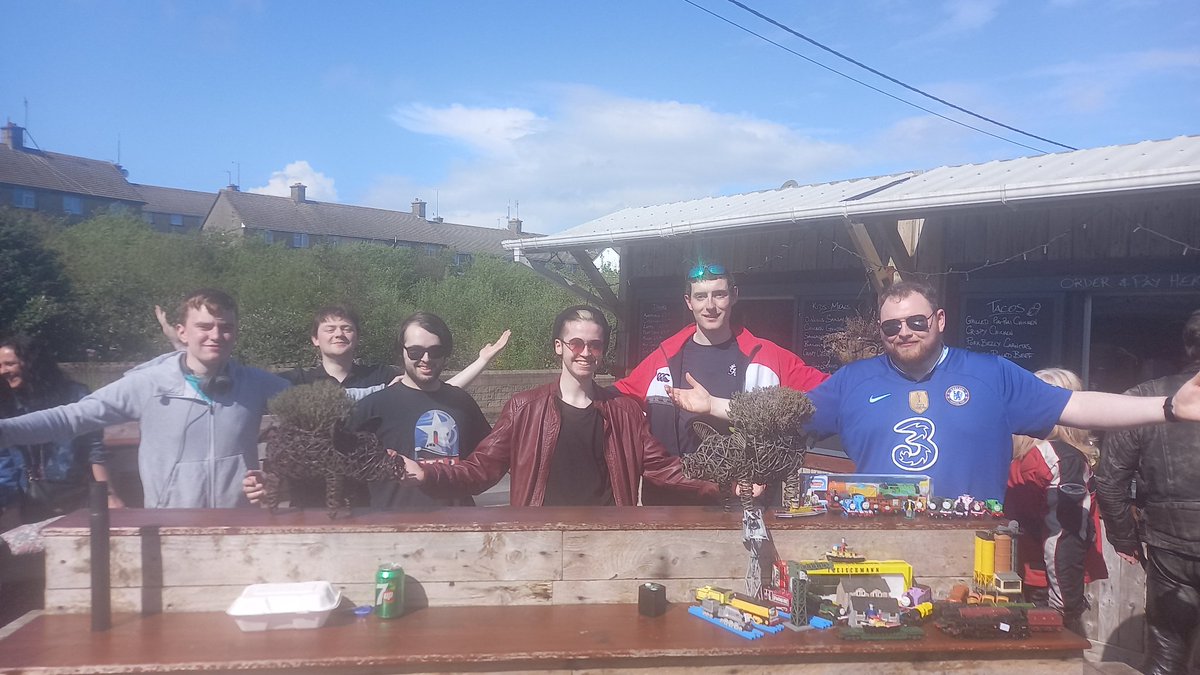 thetrainman13's tweet image. Hey all,
I recently had the pleasure of meeting some of the wonderful members of the fandom who also reside on Irish soil
It was a great day and I hope to do it again soon
@spencerbriwnri1 @Ryans0ck @TheBlueE21 @ThomasTheorist @trainmaster321
Signed,
thetrainman13