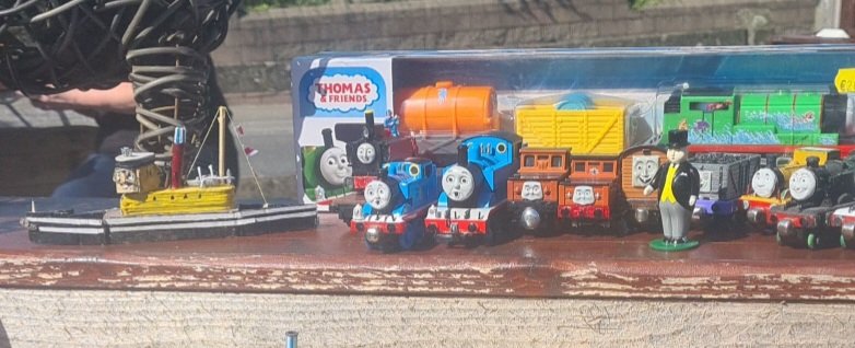 thetrainman13's tweet image. Hey all,
I recently had the pleasure of meeting some of the wonderful members of the fandom who also reside on Irish soil
It was a great day and I hope to do it again soon
@spencerbriwnri1 @Ryans0ck @TheBlueE21 @ThomasTheorist @trainmaster321
Signed,
thetrainman13