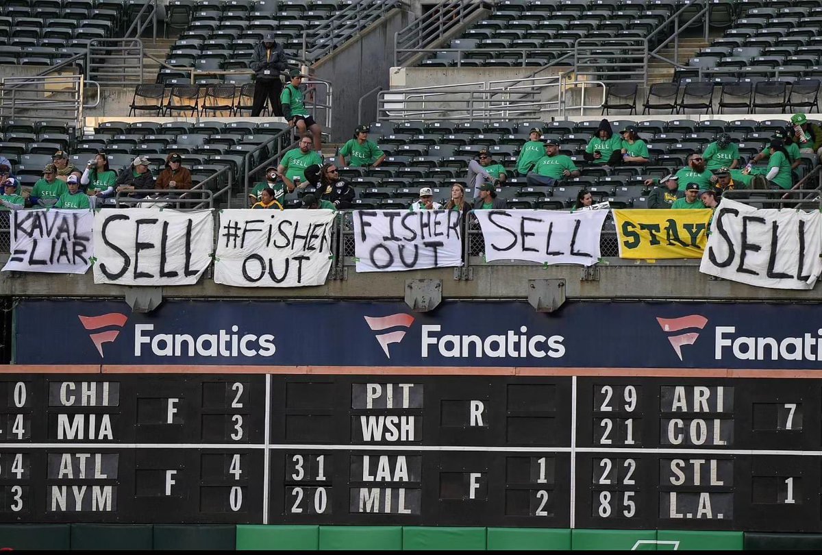 Stimmy7's tweet photo. #FisherOut
#SellTheTeam 
….retweet the photo they don’t want the world to see…. https://t.co/ZfbOcdF5Cl