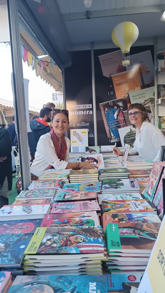 🥳 L’escriptora <a href="/sancau/">Rosa Sanchis Caudet</a> tampoc ha volgut perdre’s la <a href="/firallibrevlc/">Fira del Llibre de València</a>!📚❤️  I vosaltres?

📍Caseta 80-81