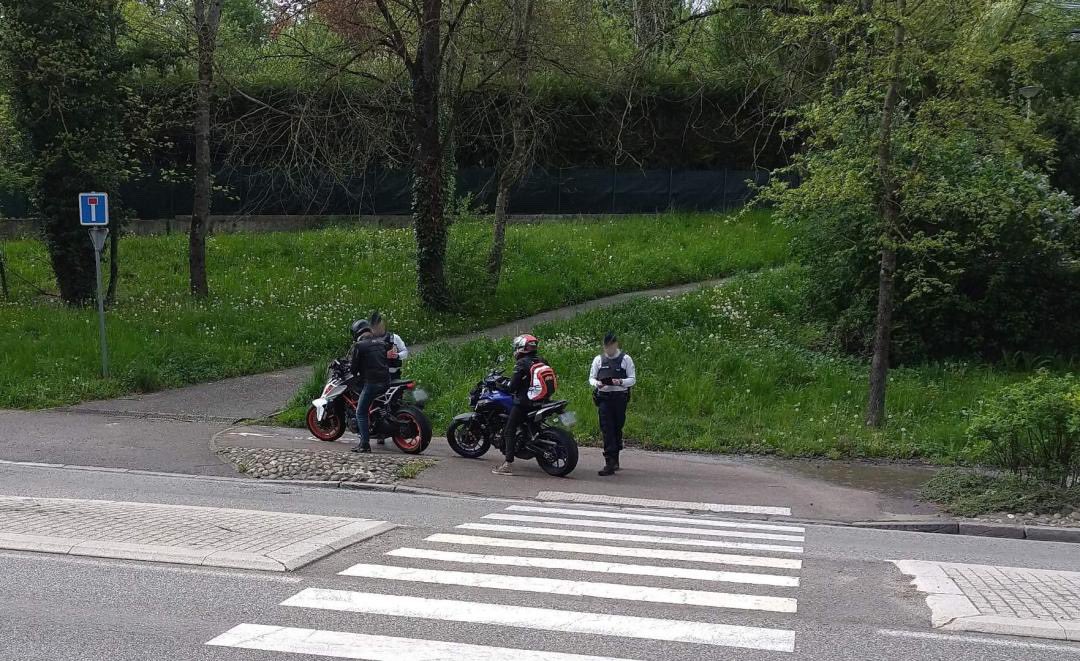 Prefet57's tweet photo. #ContreLesRodéos⎮La lutte contre les rodéos se poursuit en #Moselle avec 8️⃣ nouvelles opérations anti-rodéos réalisées ce lundi 1er mai.
La @PoliceNat57 était notamment à #Hagondange, #Sarreguemines et #Thionville et la gendarmerie de la Moselle à #Behren-lès-Forbach. https://t.co/l3dIfH16Y0