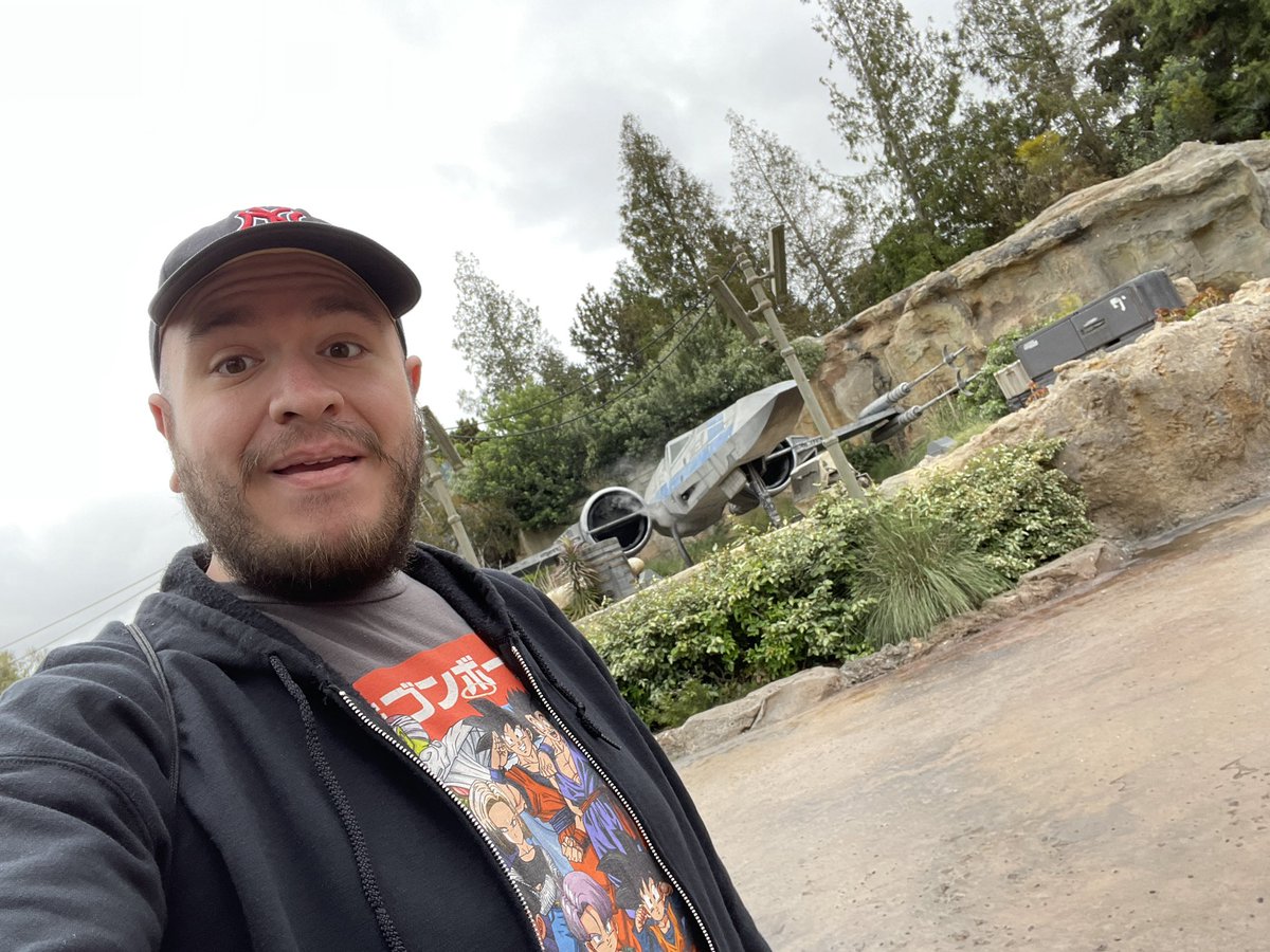 DisneyDunces's tweet photo. Disney Dunces fan meet up! Come find the Stew in Disneyland Park today! https://t.co/V109TYfM6z
