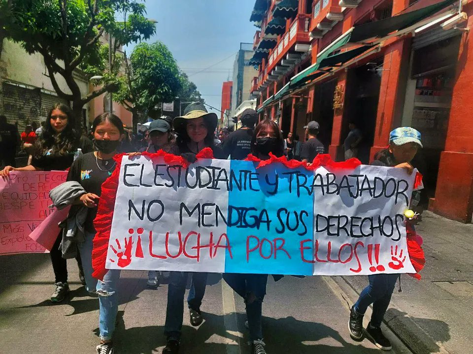 Este 1 de mayo las y los trabajadores dignos que salen todos los días a ganarse la vida toman de nuevo la  sexta avenida del centro histórico.
#salariosdignos 
#diadeltrabajador