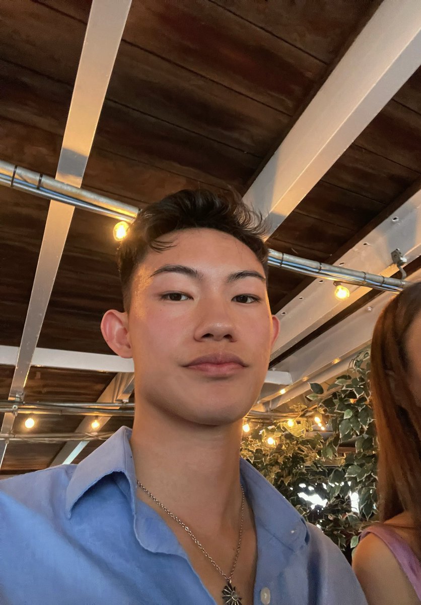 on a date 👩‍❤️‍💋‍👨