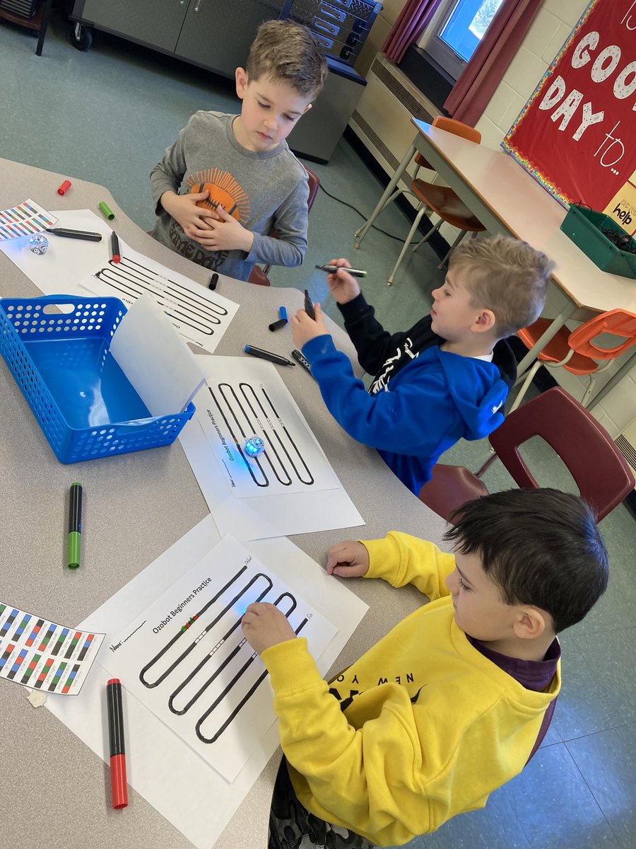 MsYoungSHA's tweet image. We throughly enjoyed our visit to the LLC this morning to explore the Ozobots from @LetsTalkScience. A big thank you to @LeggeBeverly for all your help. @SHA_NL