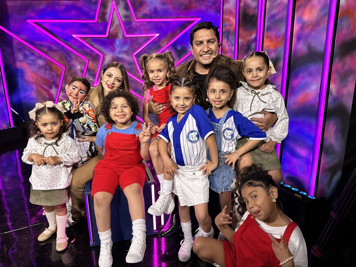 Julion Alvarez (@julionalvarez) on Twitter photo Disfrutando del Día del niño con mis princesas María Isabel, María Julia, mi esposa y mis nuevos amigos de <a href="/mifamosoyyo/">Mi Famoso y Yo</a> Disfrutando del Día del niño con mis princesas María Isabel, María Julia, mi esposa y mis nuevos amigos de <a href="/mifamosoyyo/">Mi Famoso y Yo</a>