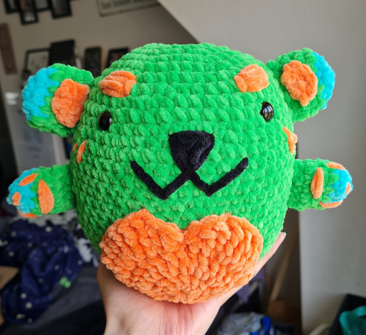 PhoenixHooked's tweet photo. Life has been hectic lately, so I completely forgot to post here! But now you get to enjoy the extremely cute Smilkyplush I shipped out the other day, for the lovely Lolo 🥰

#crochet #plush #bear https://t.co/kLYh36gcFz