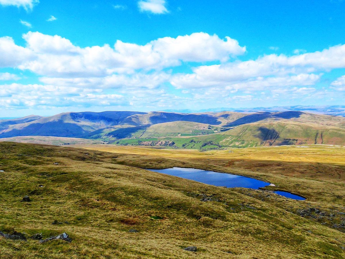oldcrofthouse's tweet photo. #wildboarfell #stunningviews #notasoulinsight #mountainwalk #fellwalking #sandtarn #westmorlanddales #YorkshireDalesNationalPark #NationalWalkingMonth #WalkThisMay #discovernewplaces #walkingadventures #exploretheunknown #stayandwander #kirkbystephen #cumbria https://t.co/0WZW1PexOQ