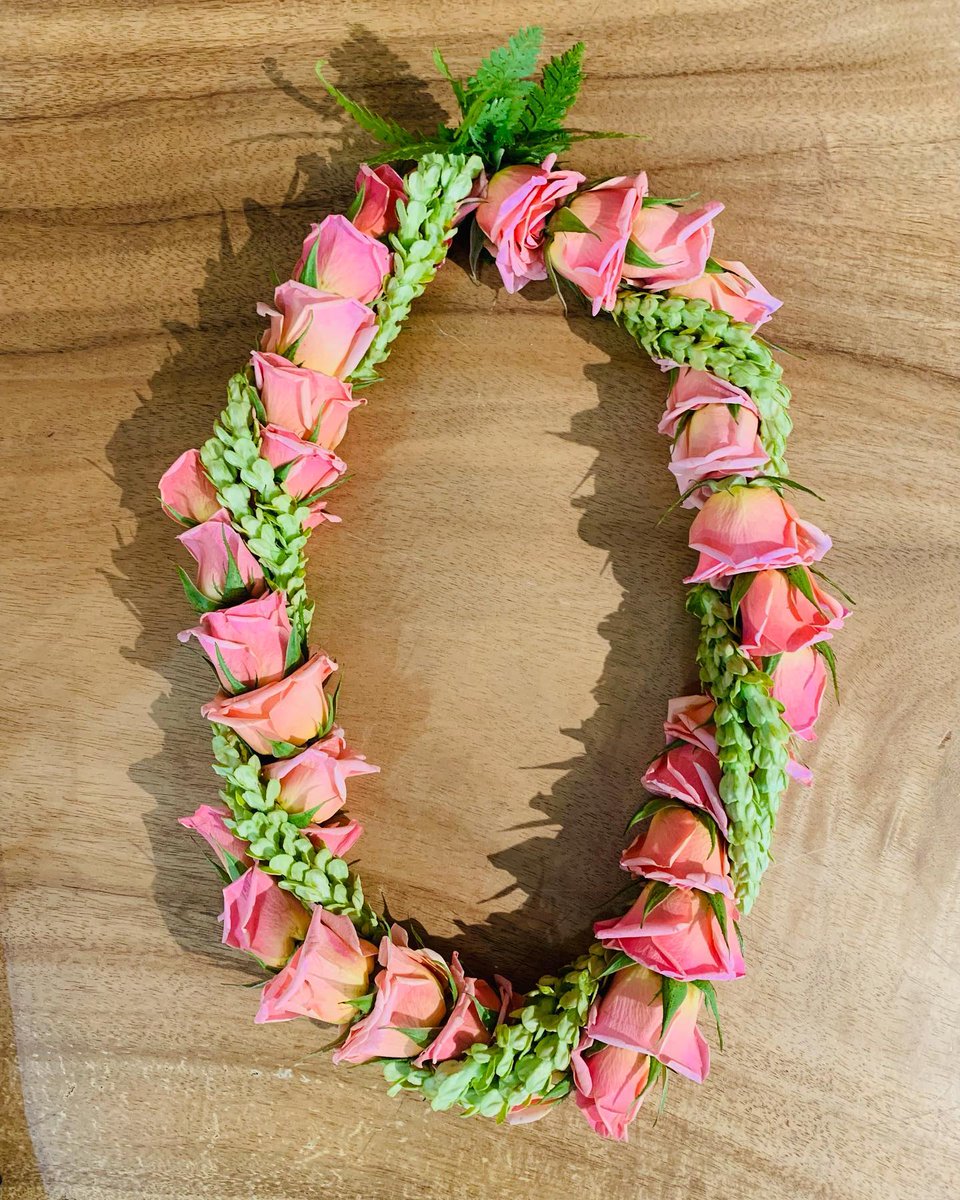 oha_hawaii's tweet photo. Wishing you all a fragrant and lovely Lei Day - Aloha Lā Lei!
When I think of Lei Day these are the images of lei that come to mind.
All images from #nativeintelligence in Maui.
#leiday #maydayisleiday #lei #supportlocal #shoplocal #supportleimakers #wearlei #wearleieveryday https://t.co/dI5IpxdGOd