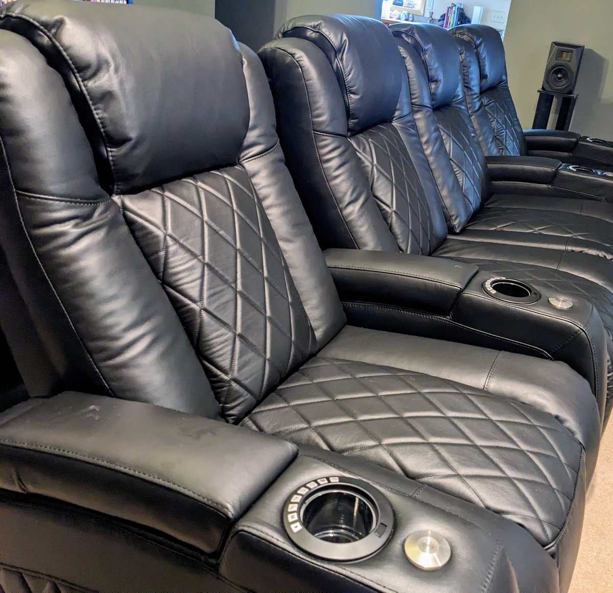 htmarket's tweet photo. We received some new photos from customers theater rooms using HT Design Theater Seating from https://t.co/RJuXEnHvgj
https://t.co/7bzJla6FkK https://t.co/XiYTNLfIEz