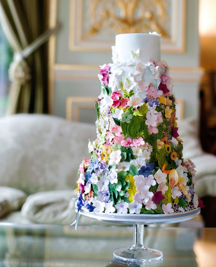 DianeJamesHome's tweet photo. Monday Mantra: The more your celebrate your life, the more there is in life to celebrate.
~ @oprah
P.S. Happy May!
📷 @cakesbykrishanthi
#cake #weddingcake #prettyfood #instapretty #floralcake #gardenparty #dessert #caketalk https://t.co/LWIa88ixQz
