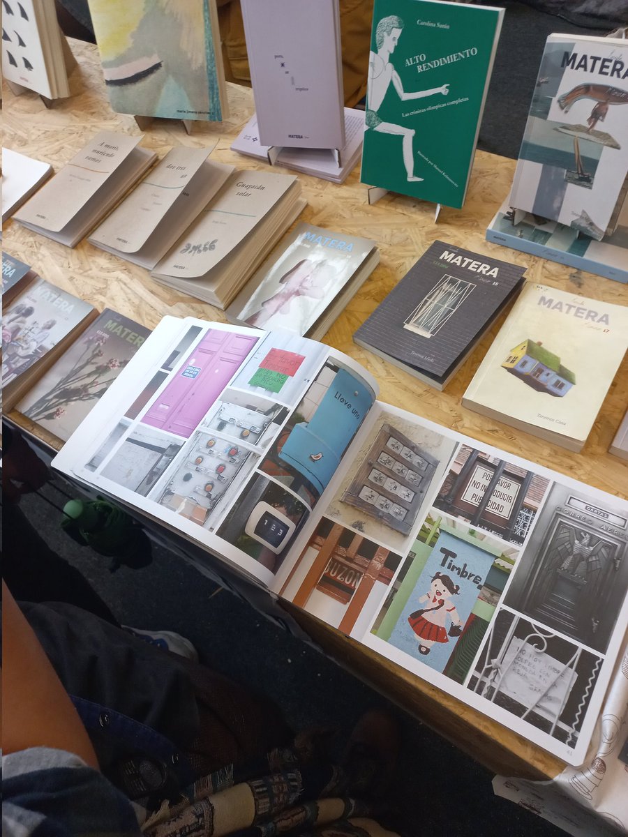 mkal121's tweet photo. Llegó al stand de Matera en la filbo el maravilloso y bogotanísimo libro de fotos de @kratzzzz. Pueden verlo y comprarlo en el pabellón 17, stand 1819-1821. https://t.co/uCUhk9Kb3F