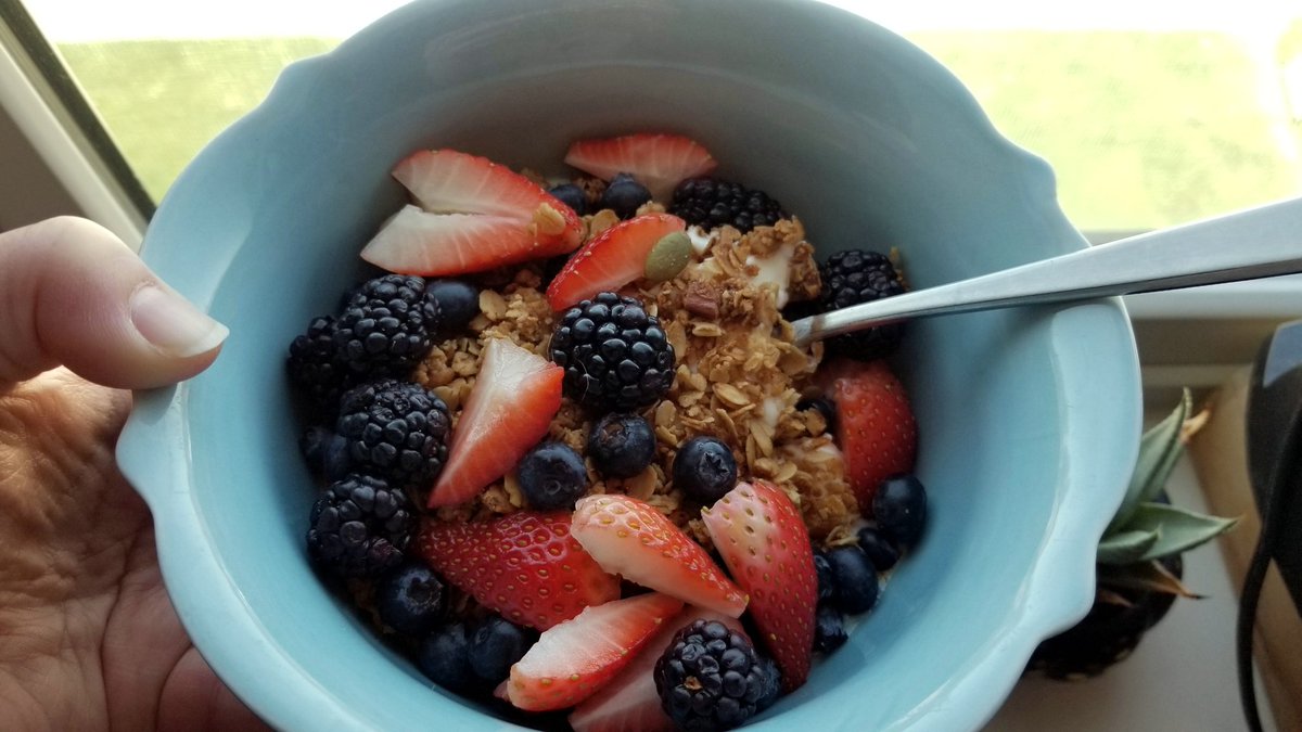 hungrylikewolf's tweet photo. #cwfood

it's granola bowl season, baby! https://t.co/e94lcVhKW7