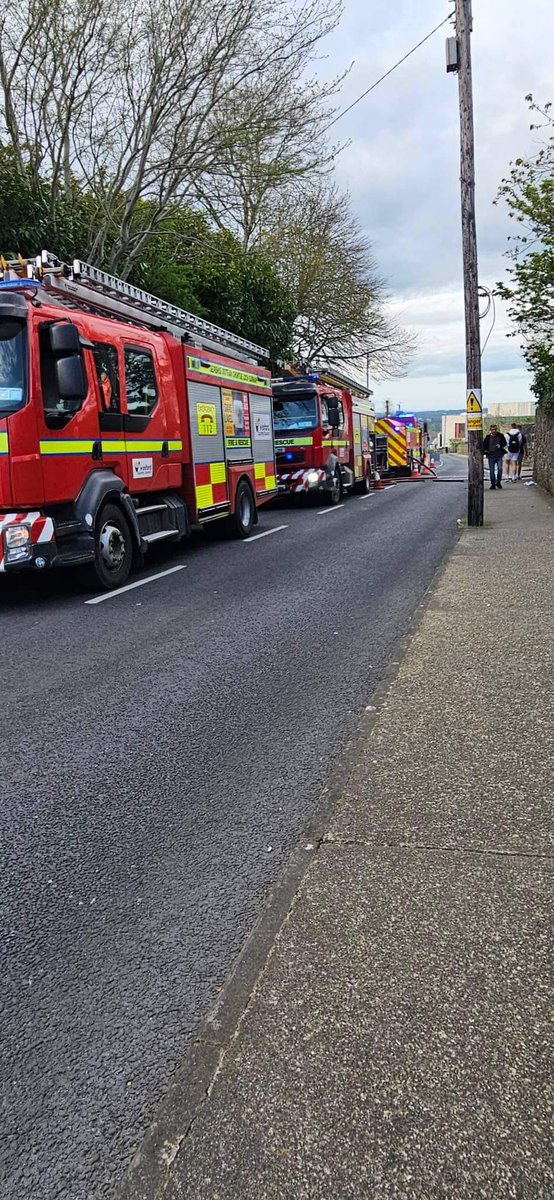 byrne_padraig's tweet photo. #Wexford Fire Service responding to a pretty large house fire in Belvedere this evening. At the moment I’m led to believe it’s in a derelict property. Hopefully no injuries &amp; it hasn’t spread to other houses. 🤞 https://t.co/4rXHQa8DCc