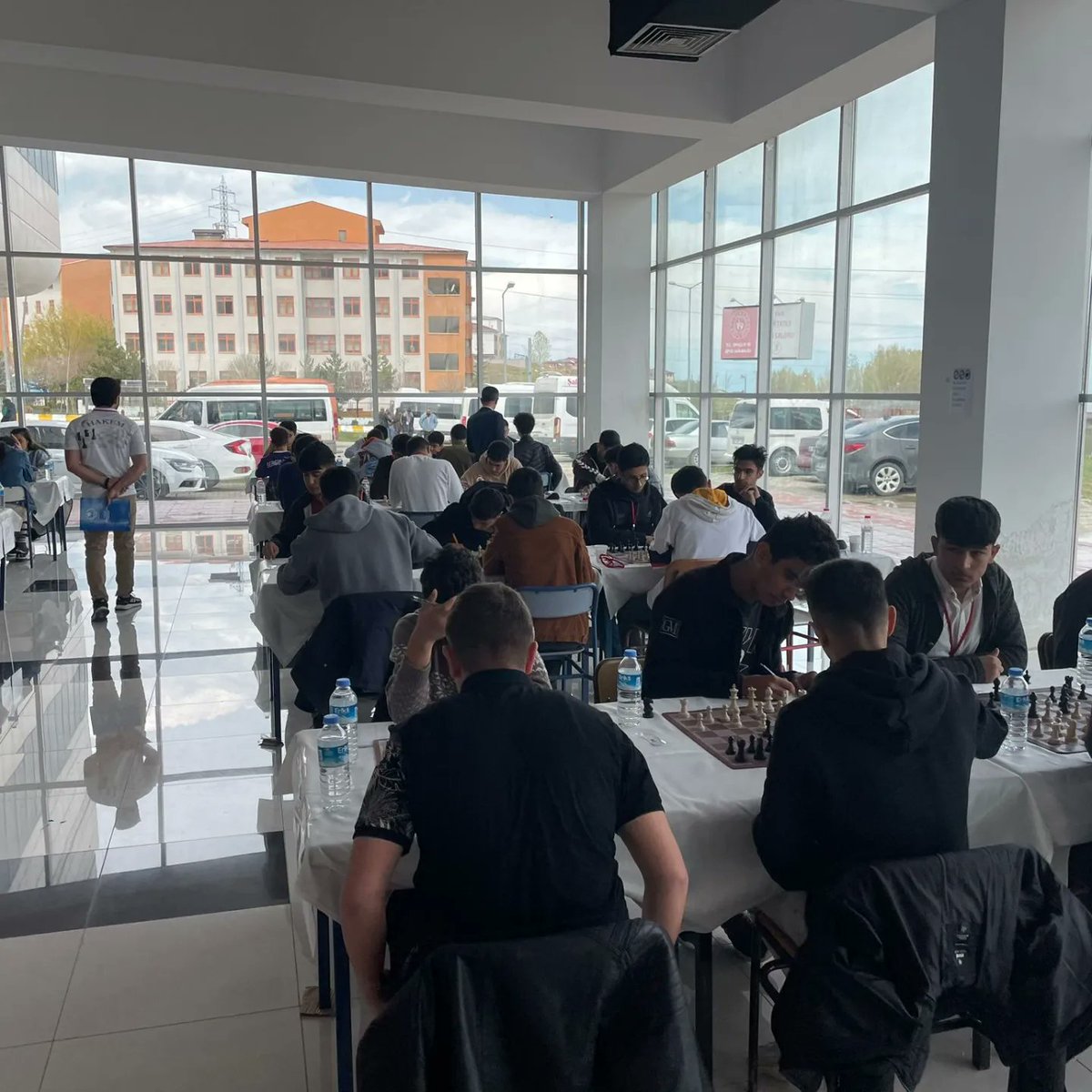 vantsfvan's tweet photo. 13 ilin katılımı ile düzenlenen okul sporları bölge yarışmaları sona ermiştir emeği geçen herkese teşekkür ederiz. Dereceye giren öğrencilere Türkiye şampiyonasında başarılar dileriz @adnanyavic
@TurkishChess @GlkzTulay https://t.co/GFFqsOFhyk