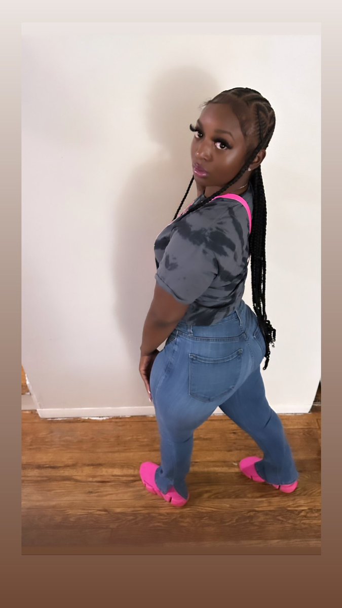 PrettyLittleSB_'s tweet photo. Just here to post my daily pictures 😂😂 https://t.co/HdtSmcCTrB