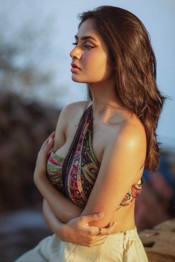 FvDBexbaYAEK2Rz?format=jpg&name=900x900