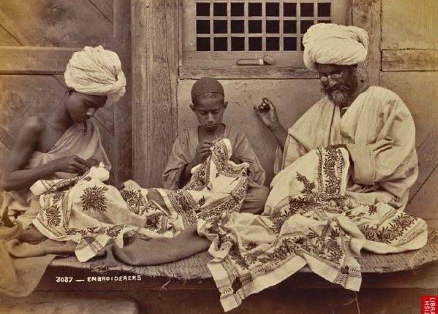 baalegibreel's tweet photo. #MayDay salutes to all workers of the world, esp. to those from Beloved #Kashmir, under colonial tyranny for the last 437 yrs. The first organized labor protest on record, 4/29/1865, #Zaldagar, #Srinagar, Kashmir.

#ShawlBaufsProtest1865 #ResistingColonialismAndImperialExtraction https://t.co/N0JBdIlBDM