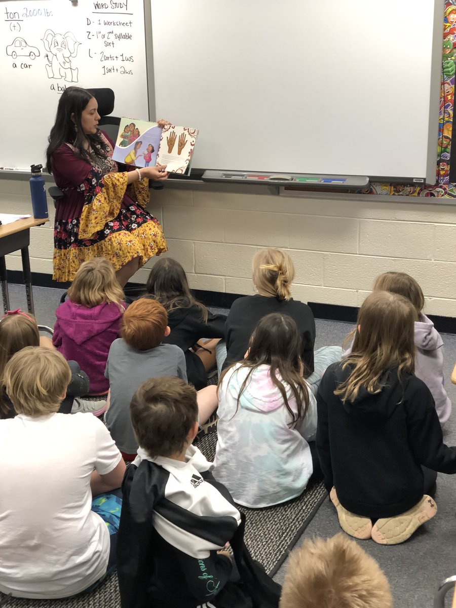 We had such a treat this past week, when a surprise visitor came to teach us about Eid! #SangsterSOAR #rmD8isgr8
