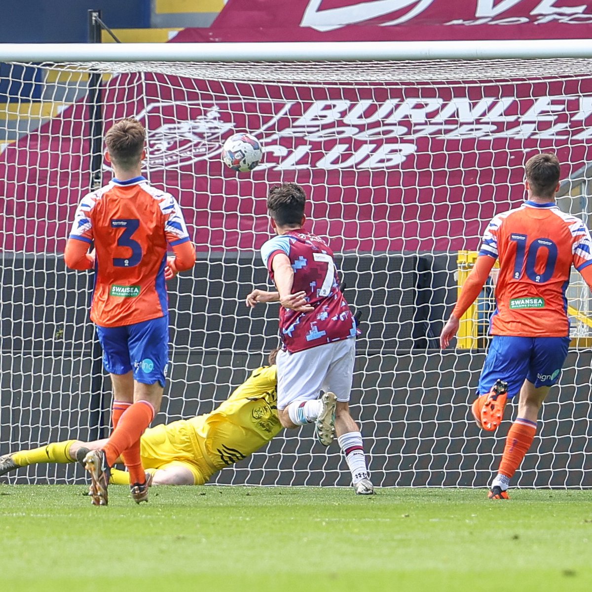 Burnley FC Academy tweet media