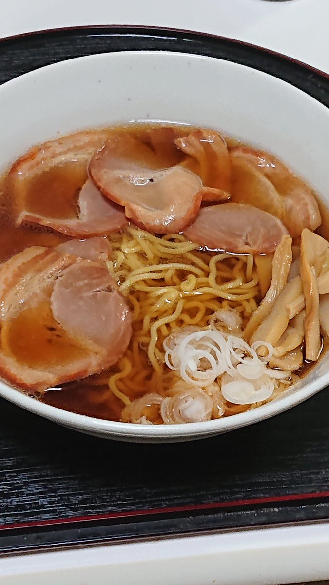 夕食チャーシュー麺作りました🍜