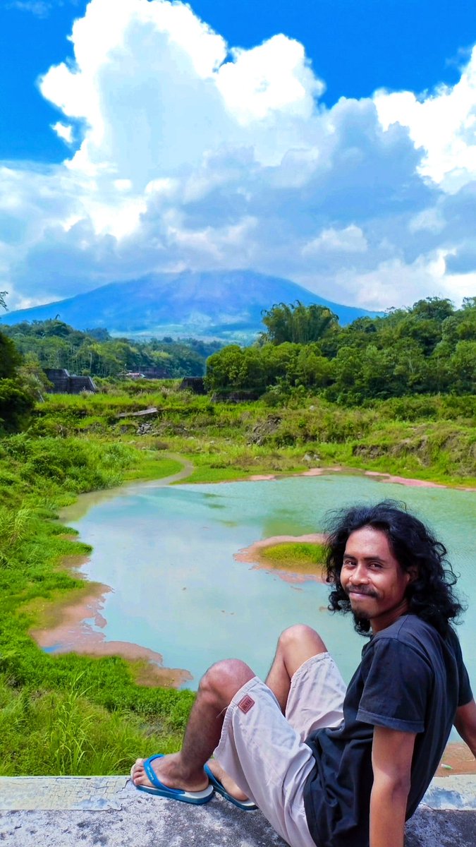 rosojiwadbe's tweet photo. Bukan di luar negeri atau pun luar Jawa, tapi masih di area Merapi yaaa,,, https://t.co/OyMTgEjYDL