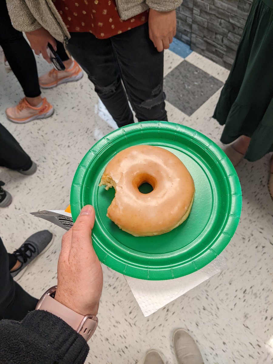 What a wonderful way to start teacher appreciation week! Thank you, <a href="/SCE_Principals/">SCE Principal</a> and <a href="/StoneCreekPTC/">Stone Creek Elementary PTC</a> ! #scesoars #wearewentzville